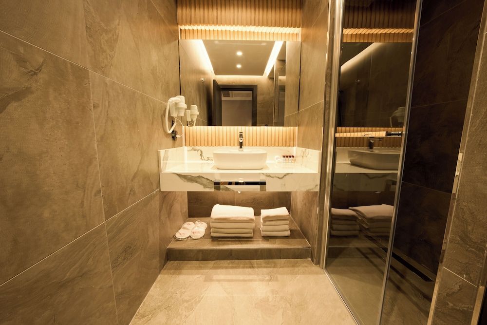 Osmanbey Fatih Hotel Double or Twin Room 11