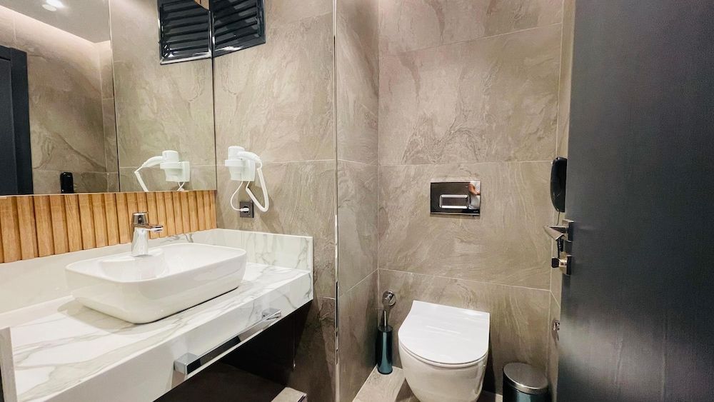 Osmanbey Fatih Hotel Double or Twin Room 7