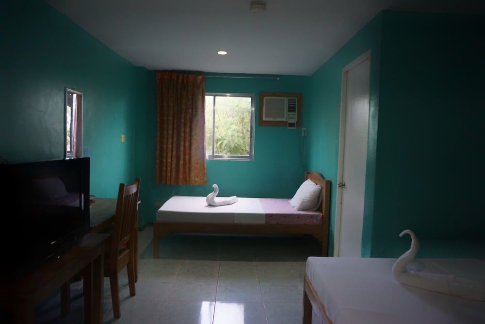 Lylie Hotel Triple Room, 3 Twin Beds 4