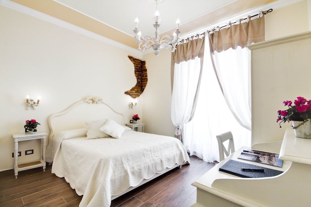 undefined Lunaria Suites Rome 2