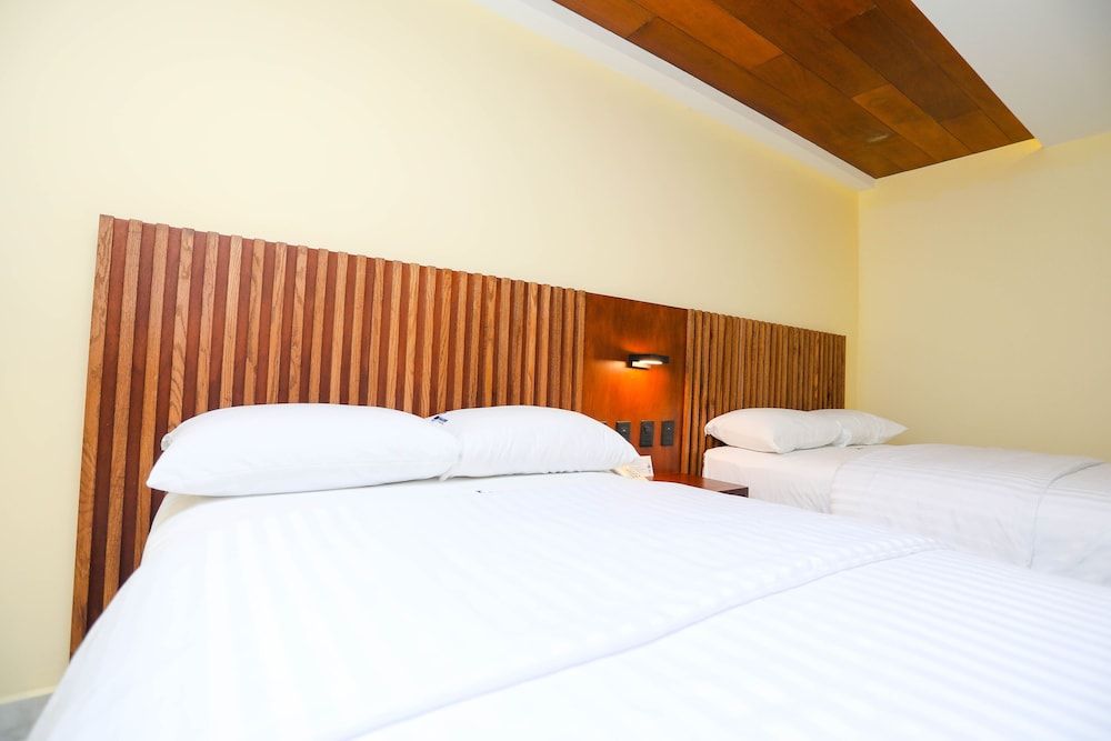 undefined Hotel Parador Cancun 2