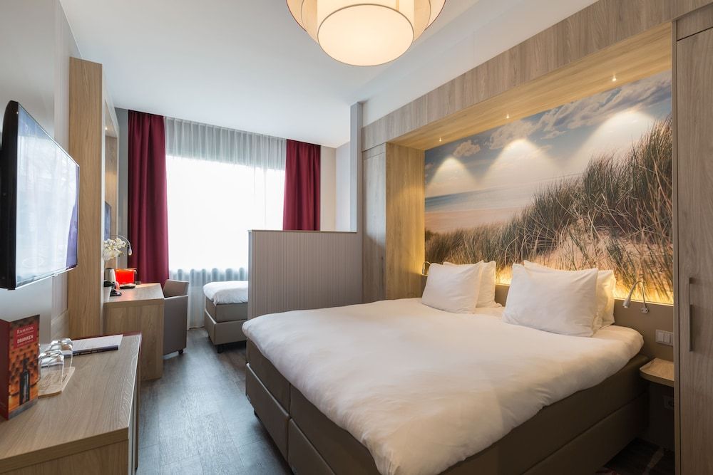Deluxe Room, Multiple Beds, Bathtub (Steam Shower)
