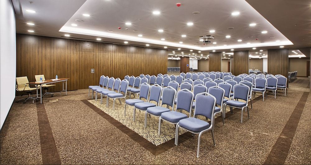 undefined Dedeman Bostancı 8
