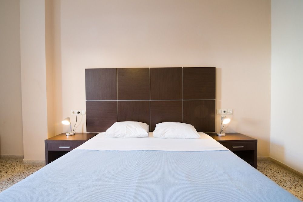 Kamari Blu Standard Room 4