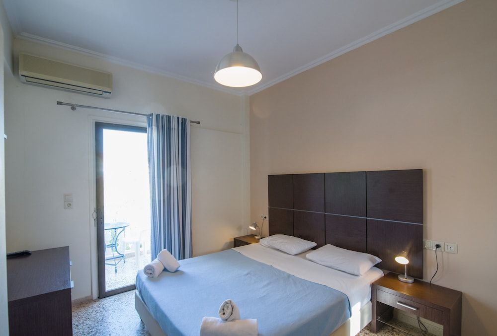 Kamari Blu Standard Room 3