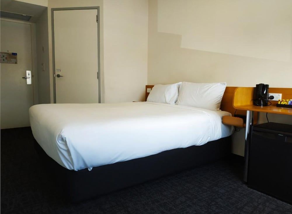 ibis budget Sydney Airport Standard Room, 1 Queen Bed 2