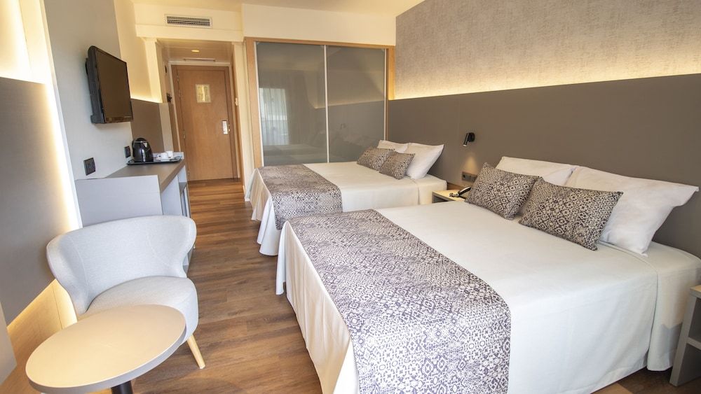 Standard Quadruple Room, Pool View (2 Adults and 2 children)