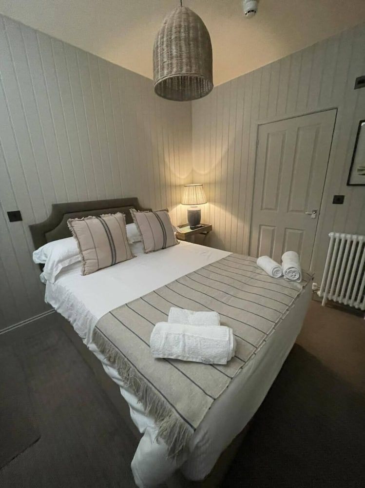 The White Hart Arkells Pub Group Basic Double Room, Ensuite