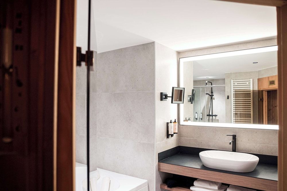 Suite, 1 King Bed, Non Smoking