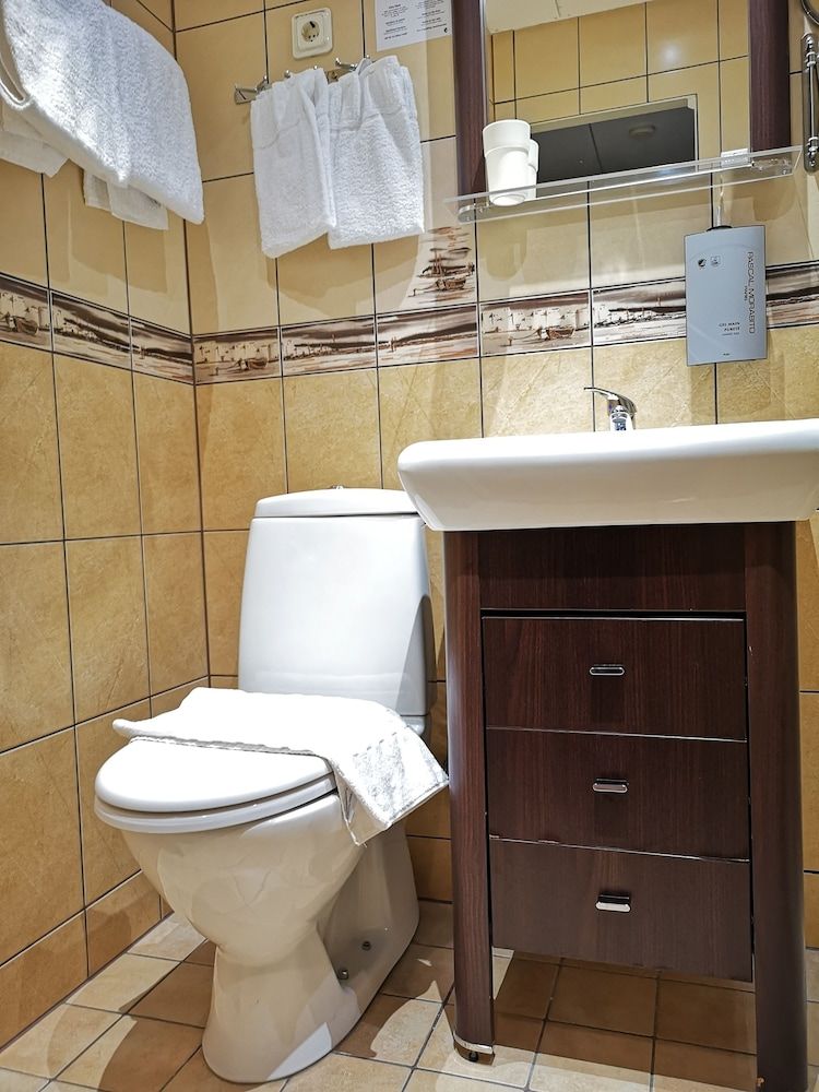 Best Western Plaza Hotel Standard Room, 2 Twin Beds, Non Smoking 6