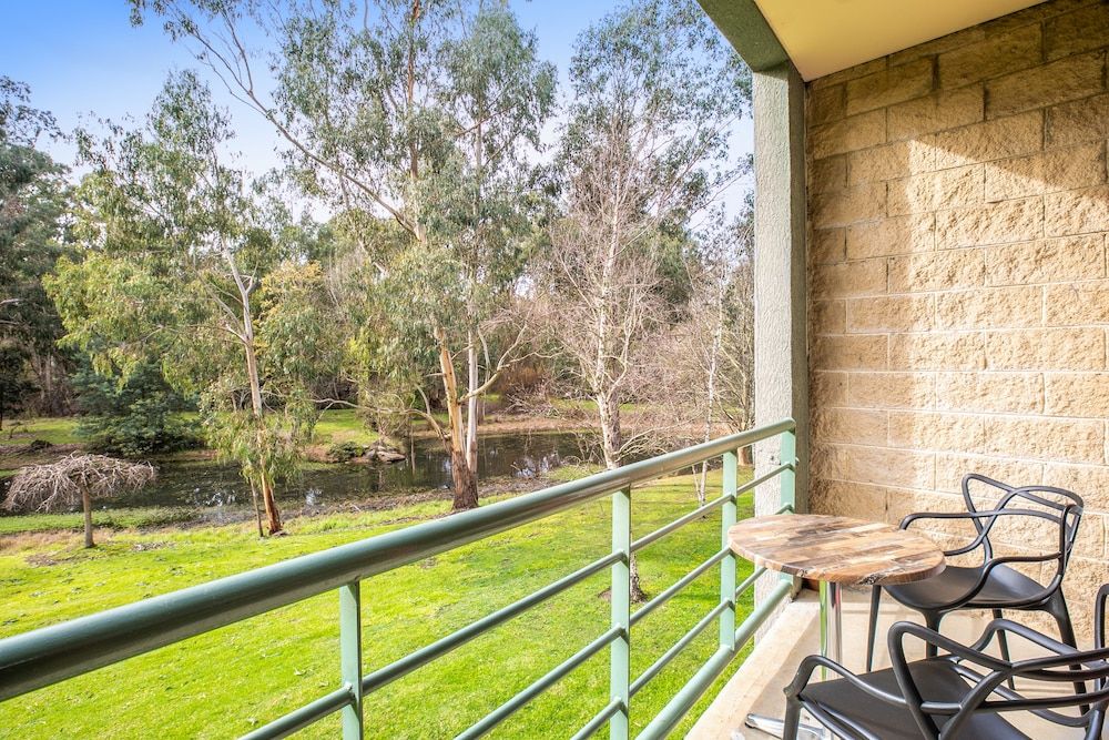 Studio, Jetted Tub, Lake View