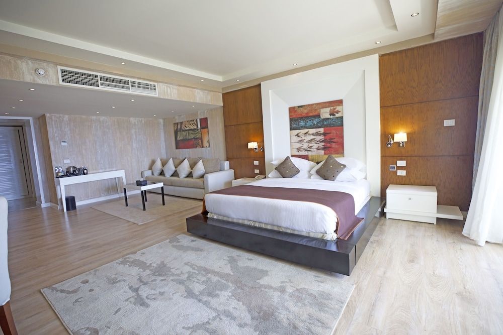Deluxe Suite (Posh Club)