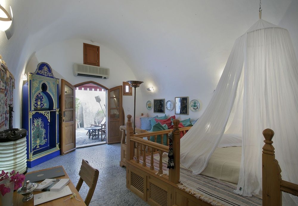 Honeymoon Suite
