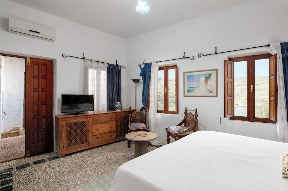 Villa (Venetoklis)