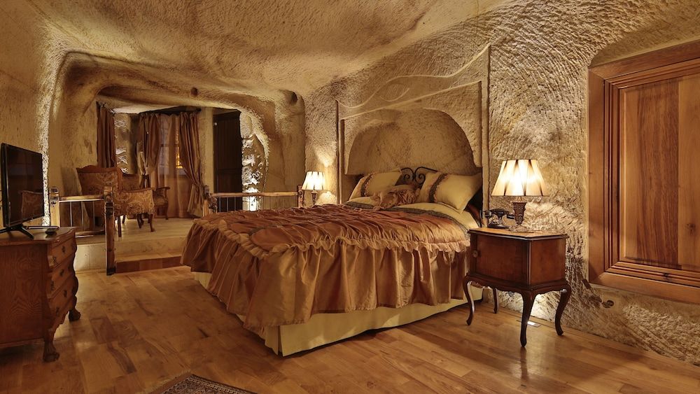 undefined Golden Cave Suites 2