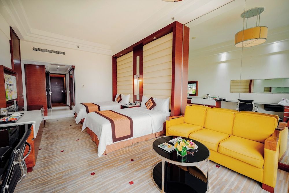 Royal Halong Hotel Premium Twin Room (Hill View) 2