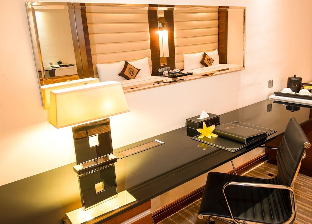 Royal Halong Hotel Premium Twin Room (Hill View) 8