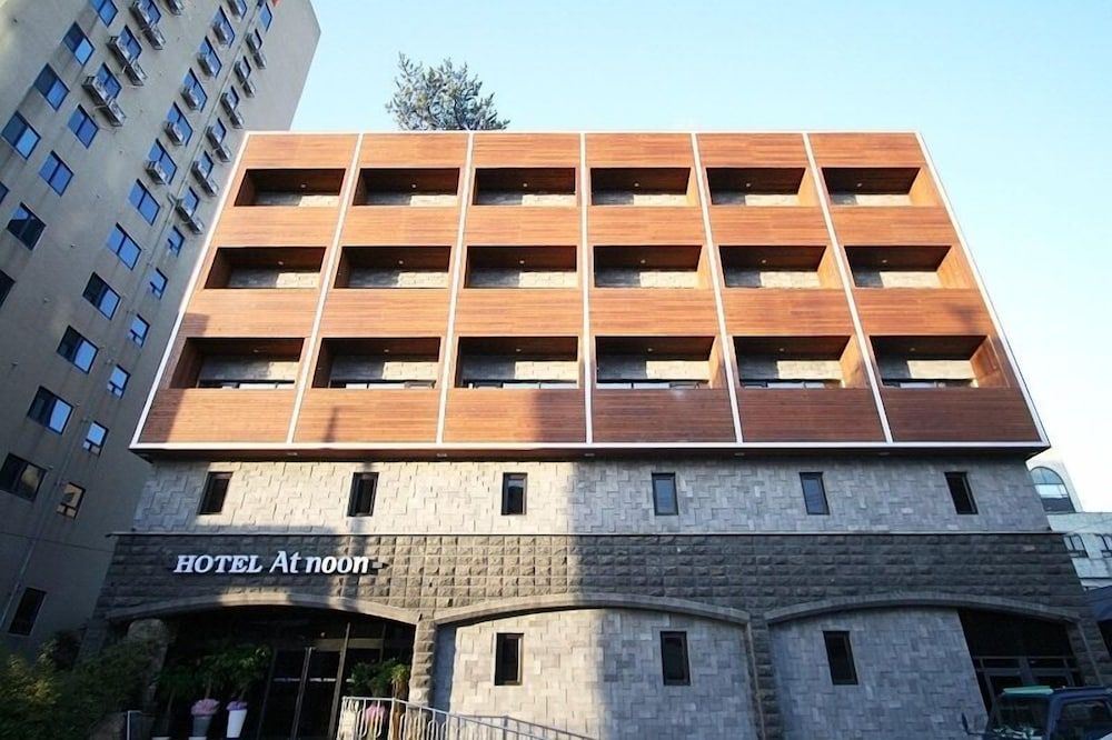 undefined Hotel At noon 5