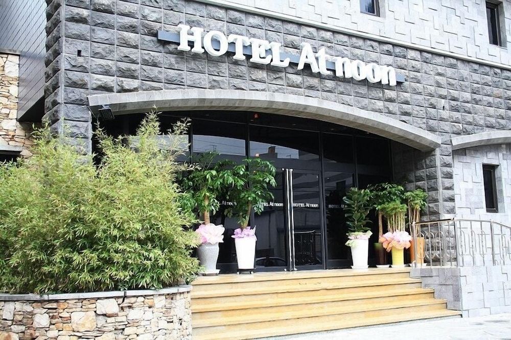 undefined Hotel At noon 6