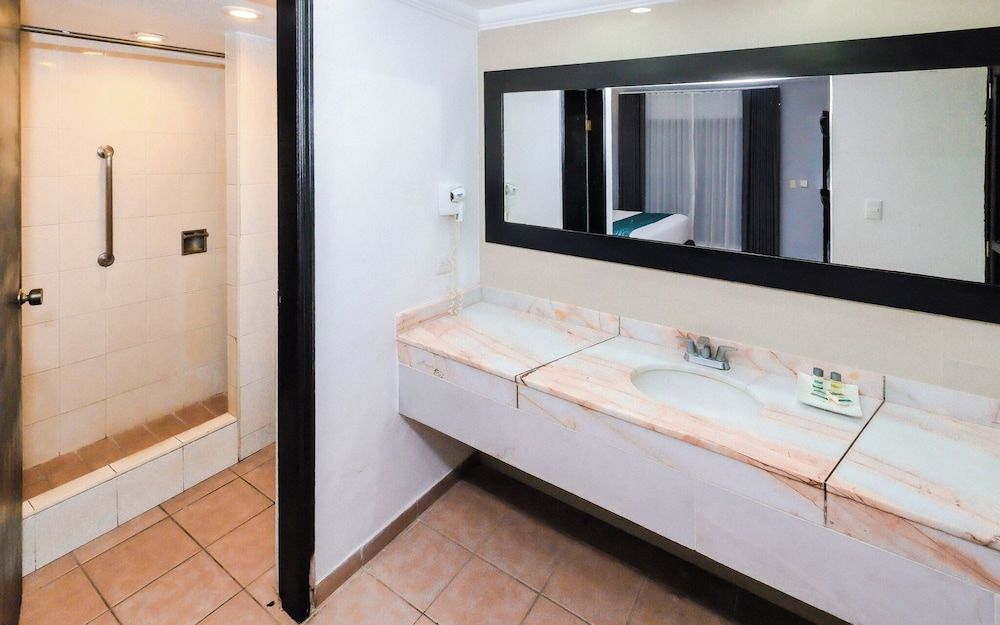 InHouse Select Hacienda Tres Rios Hotel Culiacán Standard Room, Garden View 24