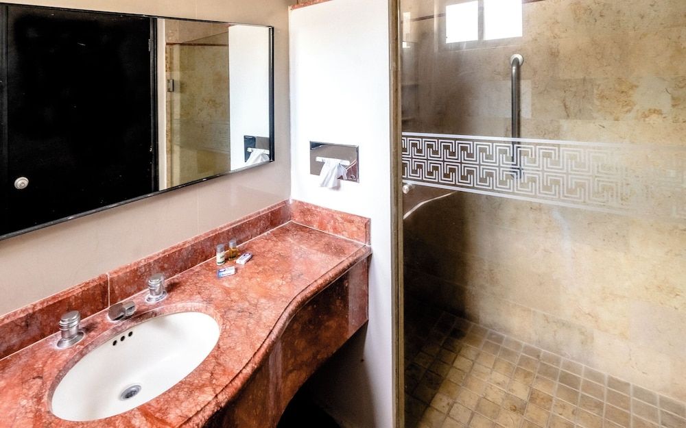 InHouse Select Hacienda Tres Rios Hotel Culiacán Standard Room, Garden View 22