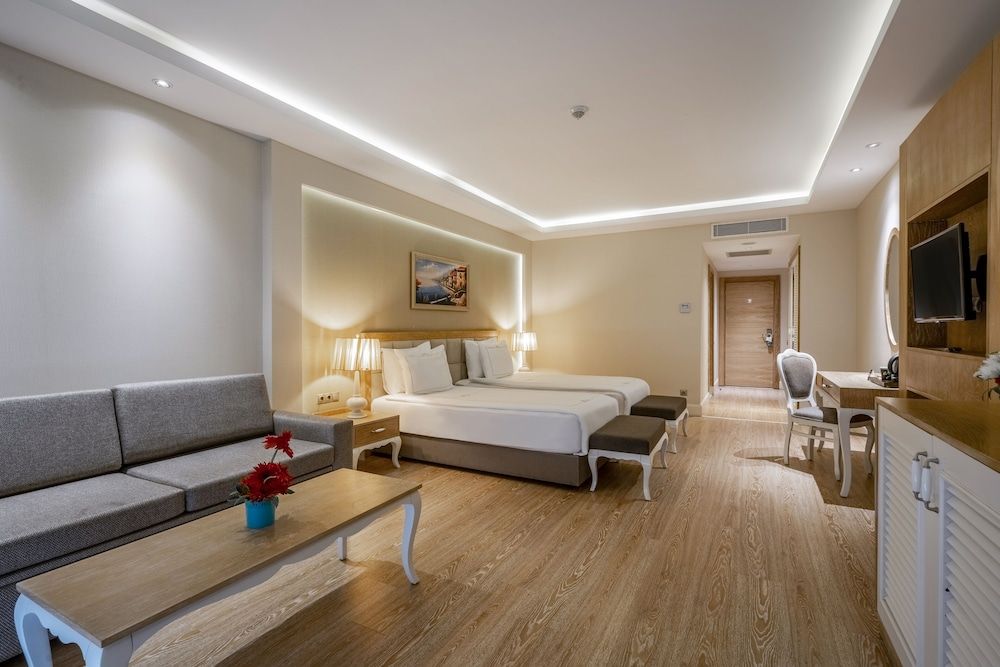 undefined Bellis Deluxe Hotel 4