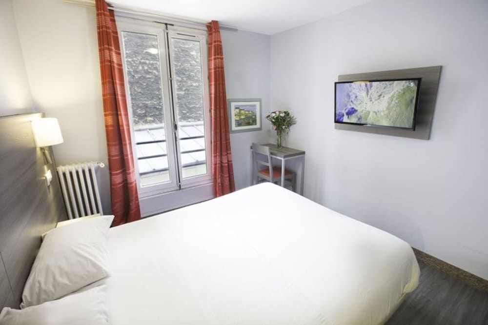 undefined Hipotel Paris Père Lachaise République