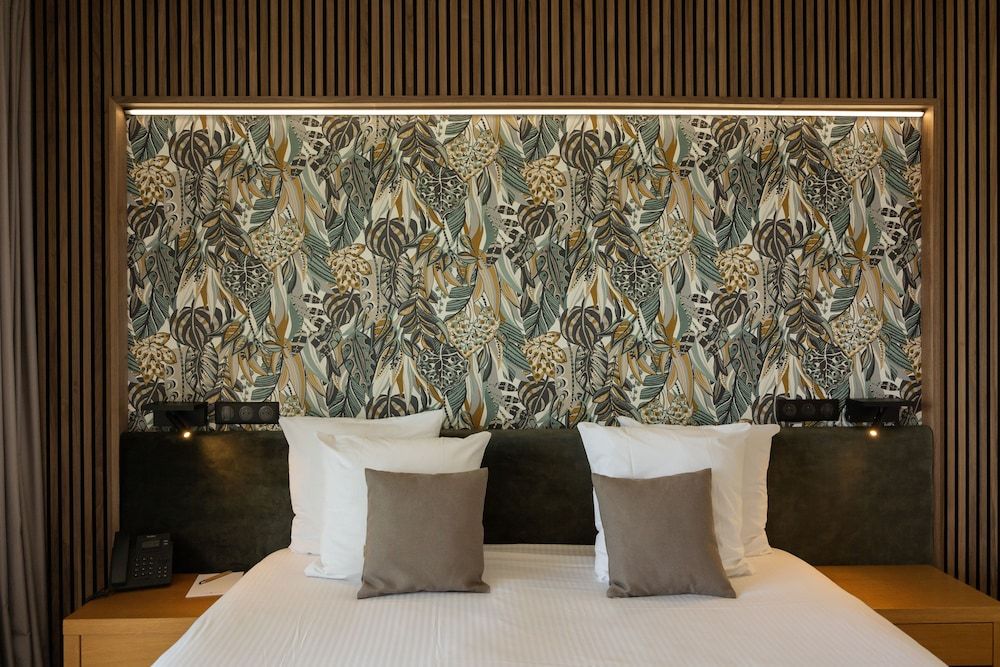 Comfort Room, 1 King Bed, Sea View