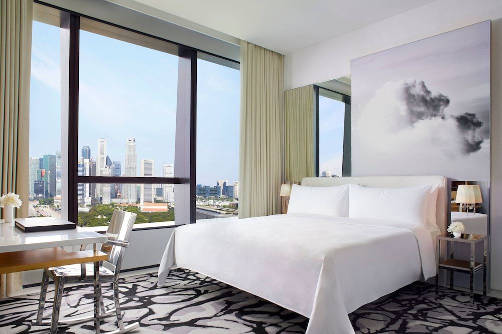 Premier Room, 1 King Bed, Non Smoking, Marina Bay View