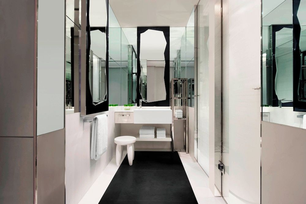 JW Marriott Hotel Singapore South Beach Studio, 1 King Bed 2