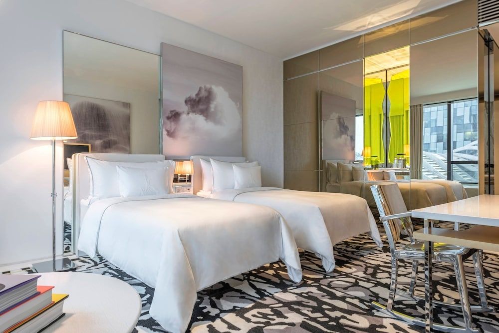 Club Premier Room, 1 King Bed, Non Smoking (Executive Lounge Access)