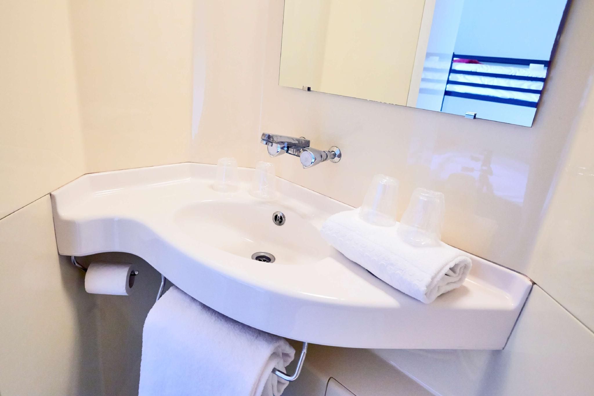 Triple - 3 Single Beds