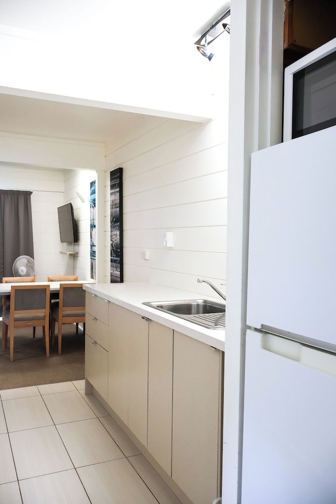 Bounty Motel 2 Bedrooms Apartment 5