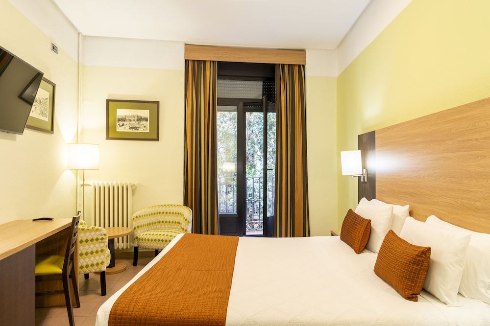 Hostal Ballesta Superior Double Room 3