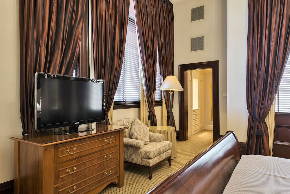Treasury Brisbane Suite, 1 King Bed 4