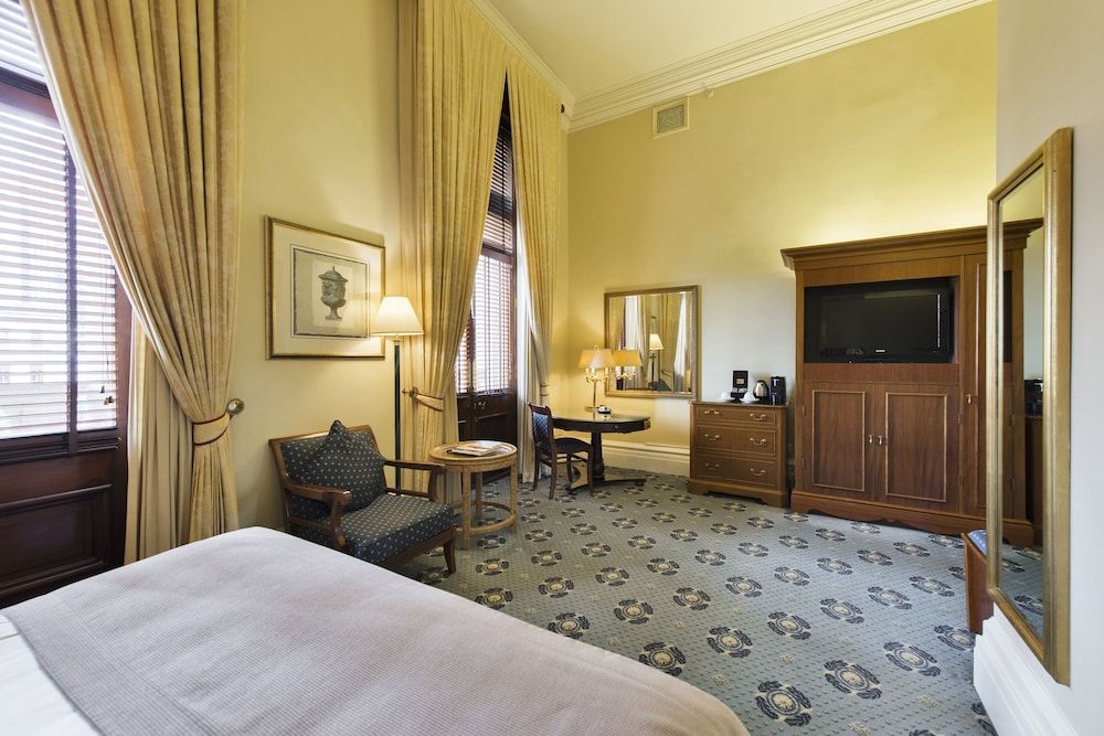 Treasury Brisbane Deluxe King Room 2