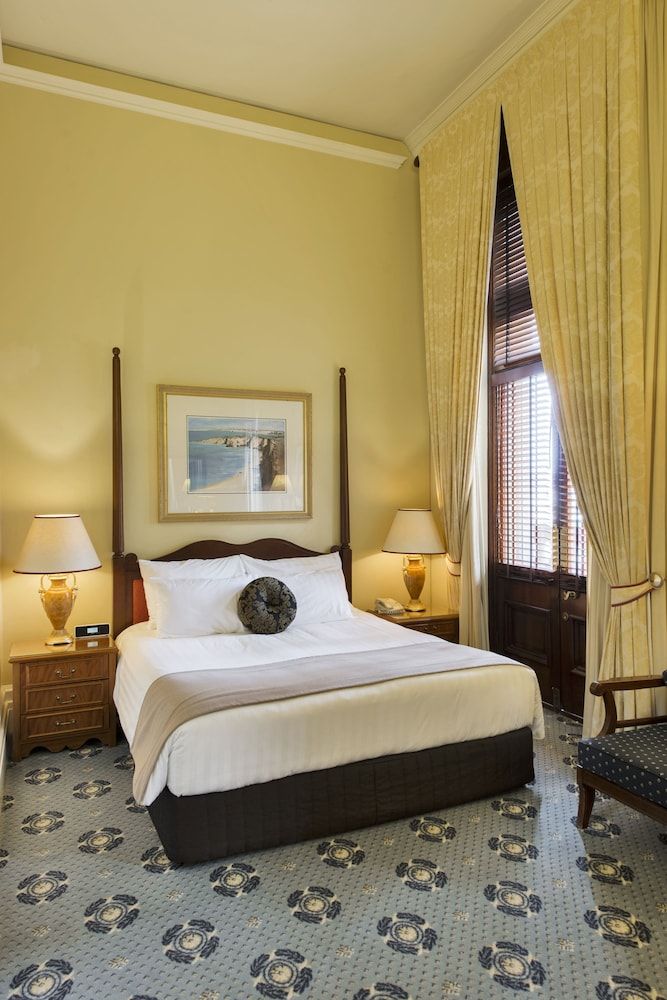 Treasury Brisbane Deluxe King Room 7