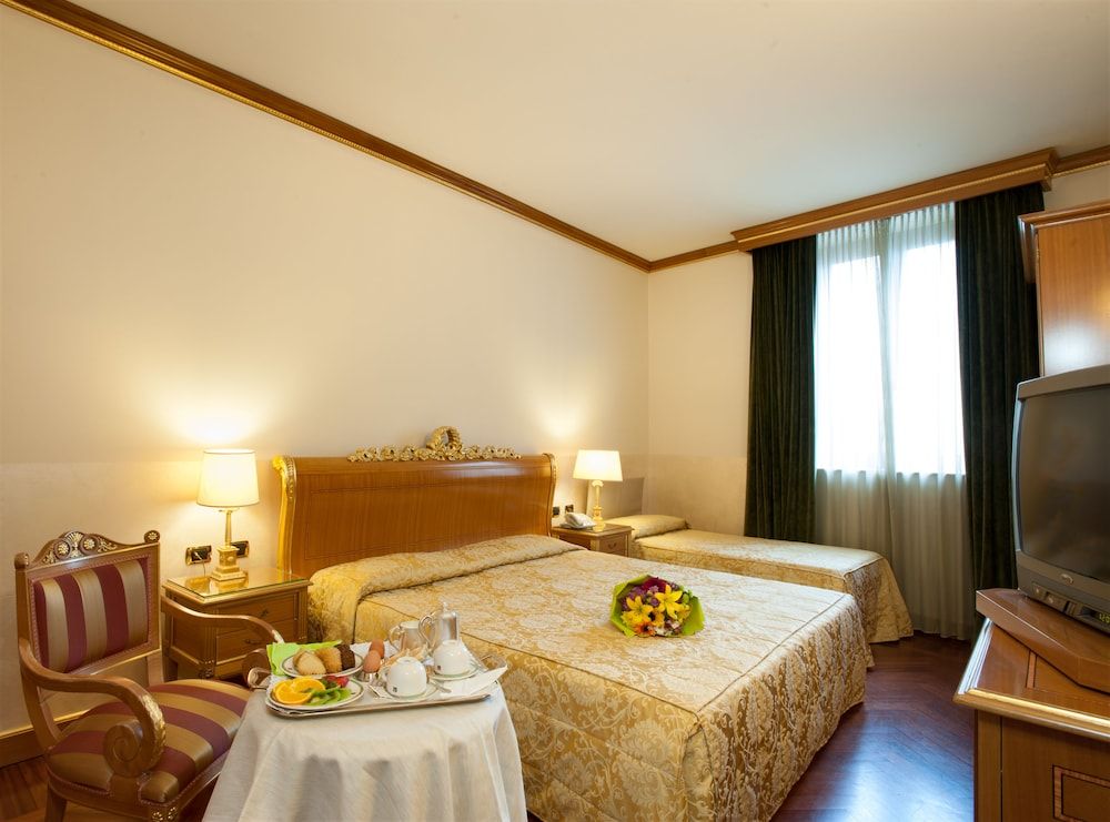 undefined Marconi Hotel 6