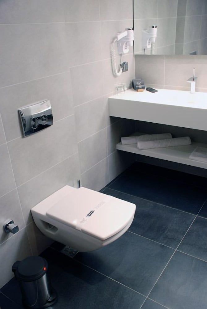 Met Boutique Hotel - Boutique Class Standard Double or Twin Room, Non Smoking 5