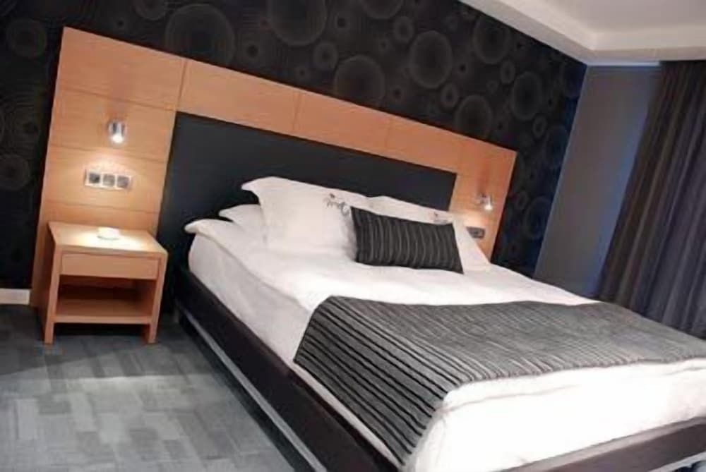 Met Boutique Hotel - Boutique Class Standard Double or Twin Room, Non Smoking 2