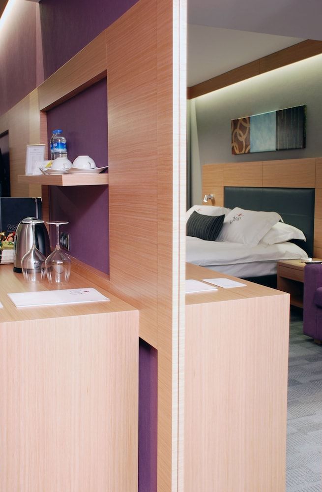 Met Boutique Hotel - Boutique Class Standard Double or Twin Room, Non Smoking 3