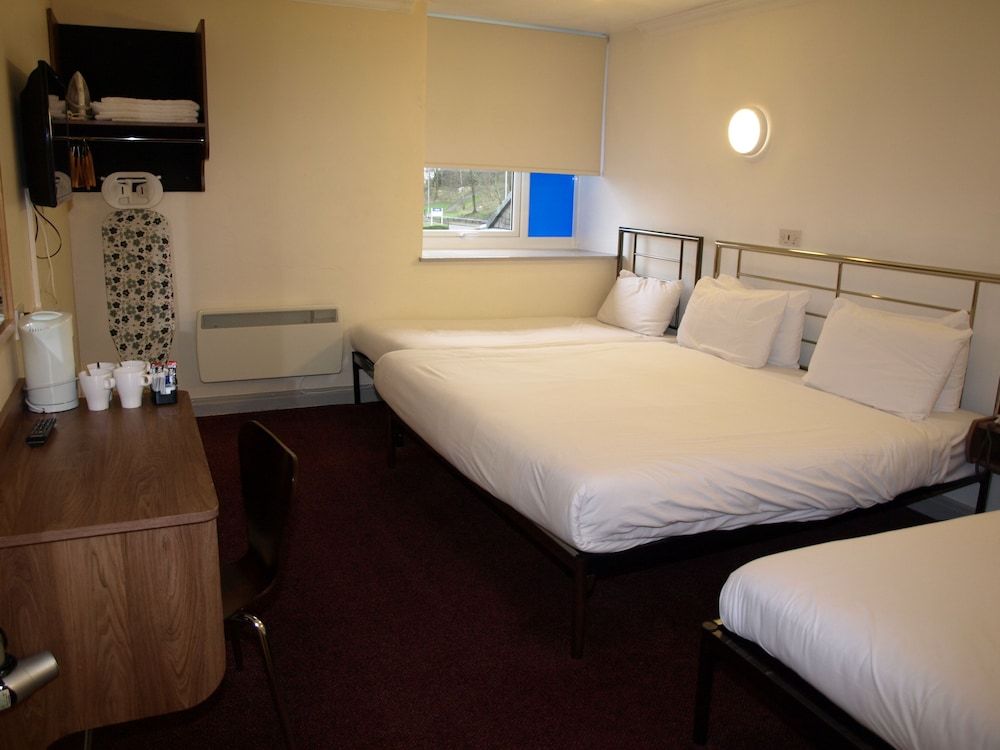 247 Hotel Quadruple Room 6