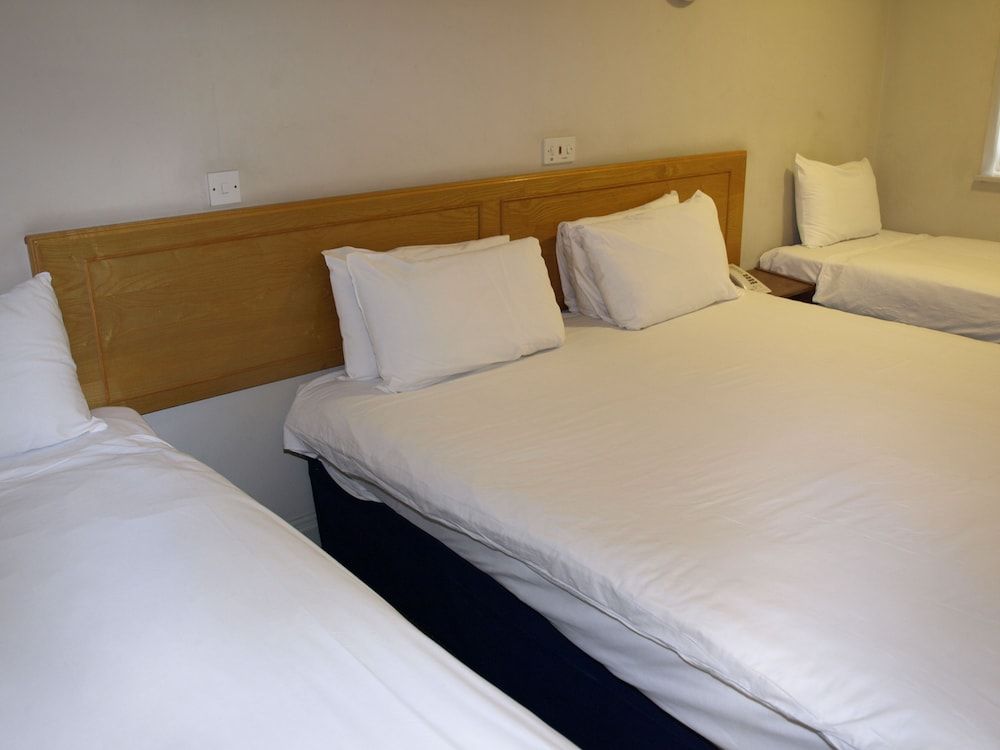 247 Hotel Quadruple Room 20