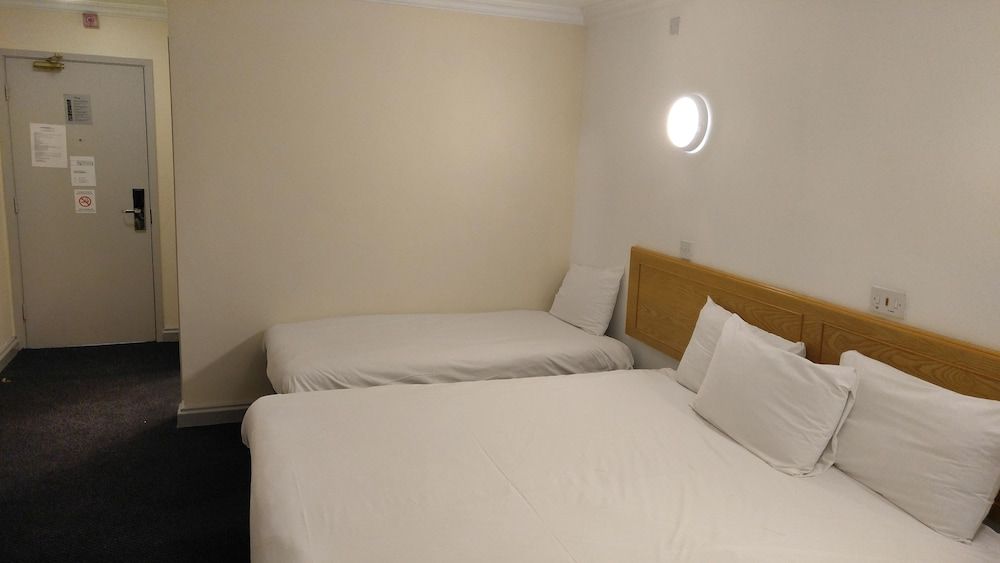 247 Hotel Twin Room 11