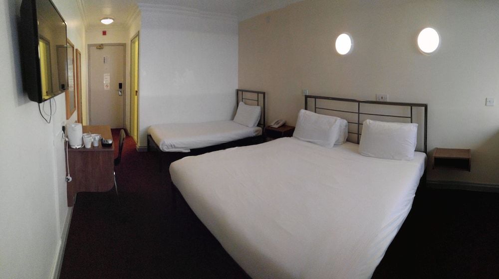 247 Hotel Twin Room 23