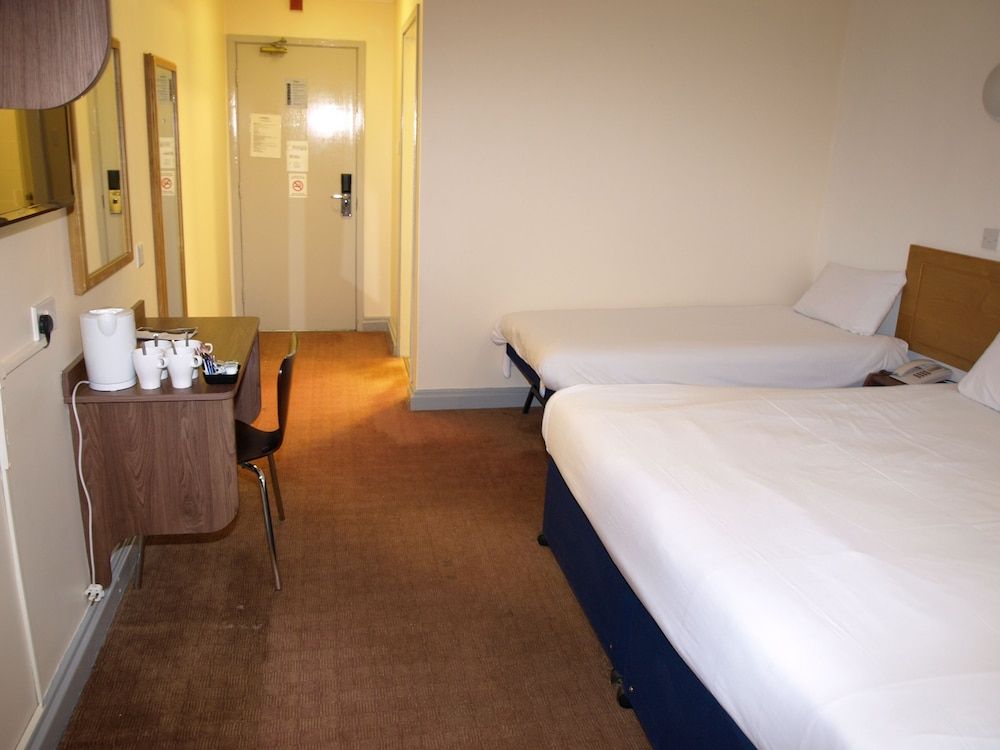 247 Hotel Twin Room 21