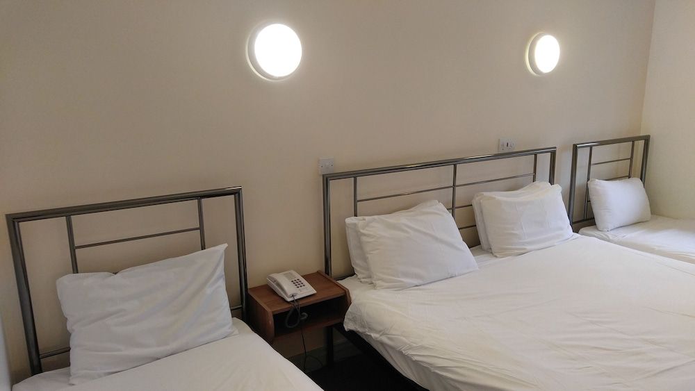 247 Hotel Quadruple Room 3