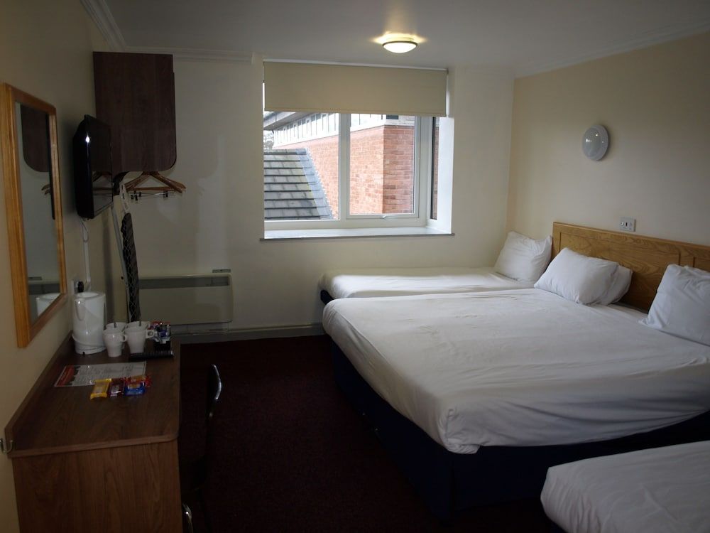 247 Hotel Quadruple Room 4