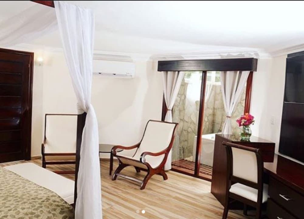 King Room Garden View