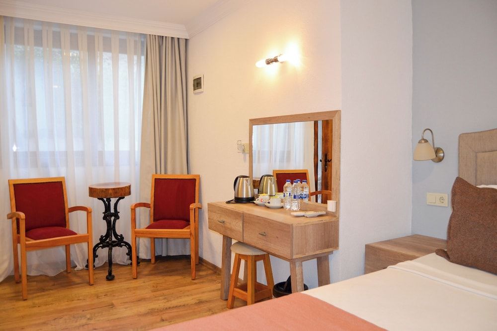 Akkan Hotel Standard Room 8